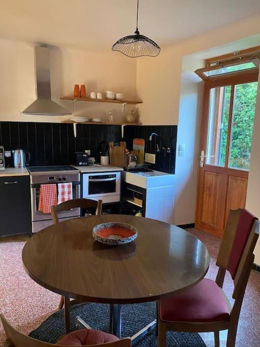 Villa Le Prieure Du Vigeant à Le Vigeant Extérieur photo